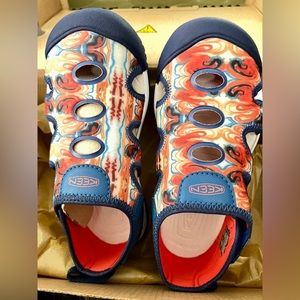 Keen Stringray water shoe Youth Size 1 Orange Blue